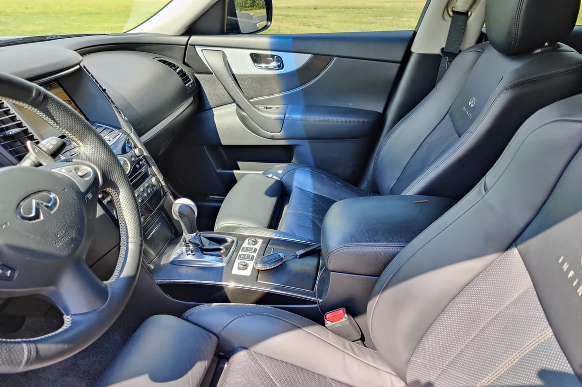 
								Infinity FX50 2011 full									