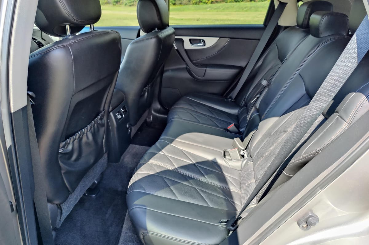 
								Infinity FX50 2011 full									