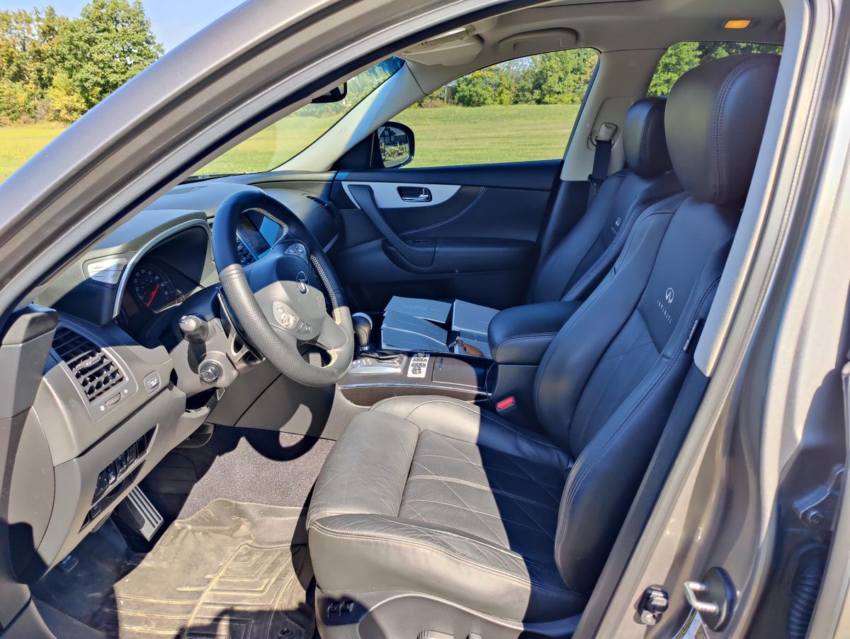 
								Infinity FX50 2011 full									