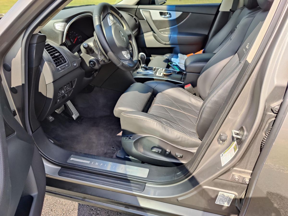 
								Infinity FX50 2011 full									