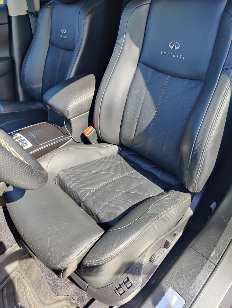 
								Infinity FX50 2011 full									