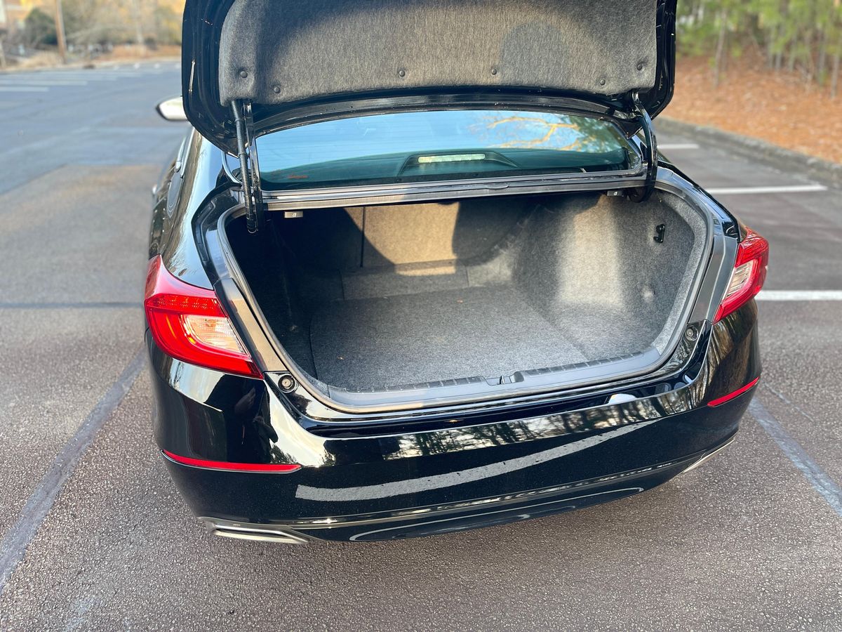 
								Honda Accord 2018 full									