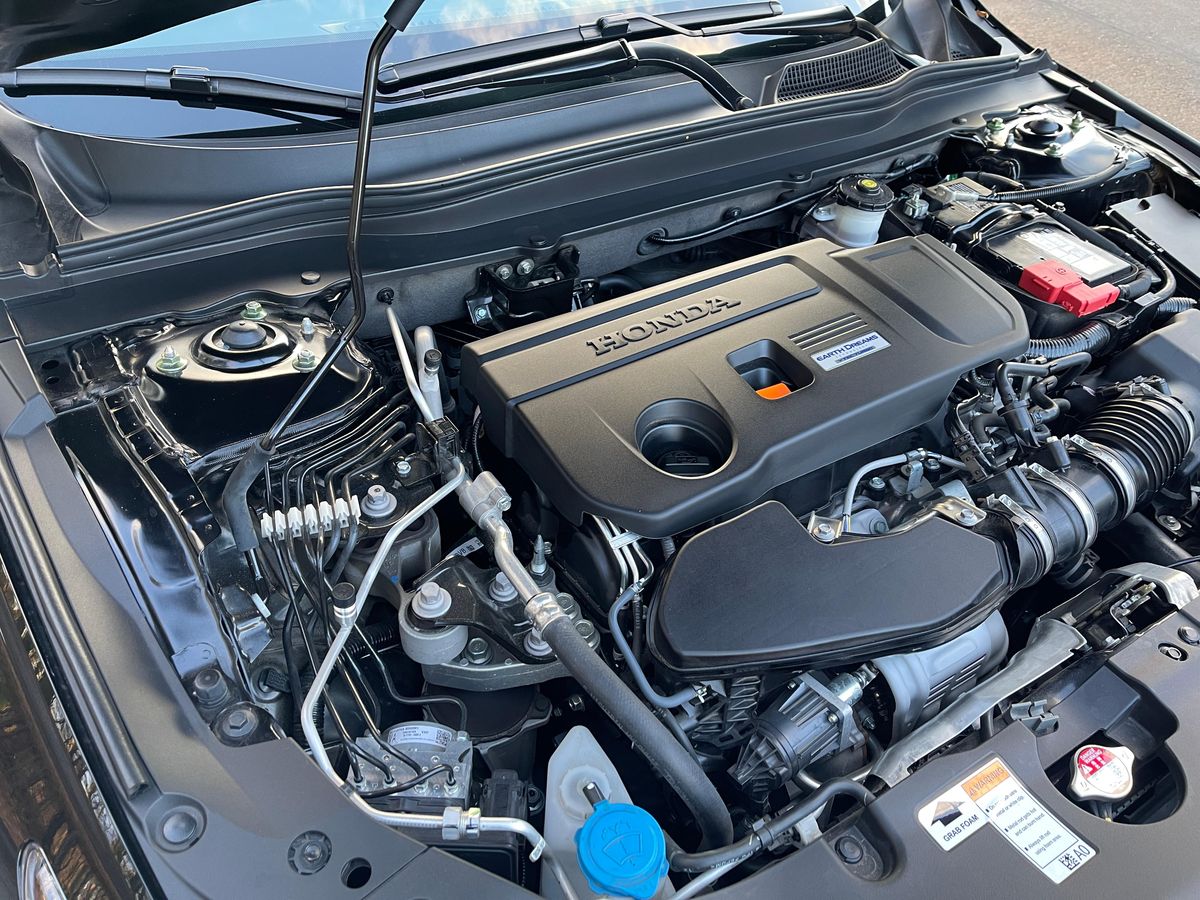 
								Honda Accord 2018 full									