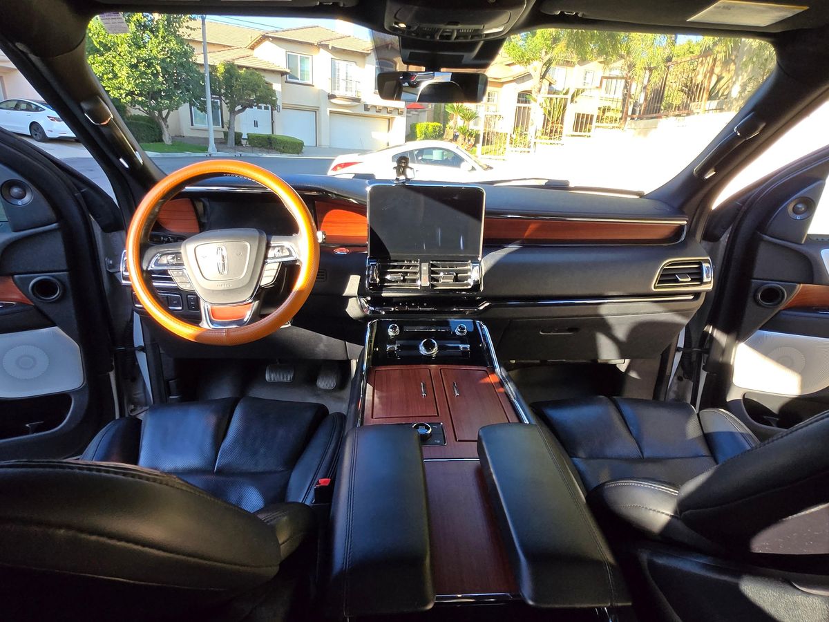 
								Lincoln Navigator 2020 full									