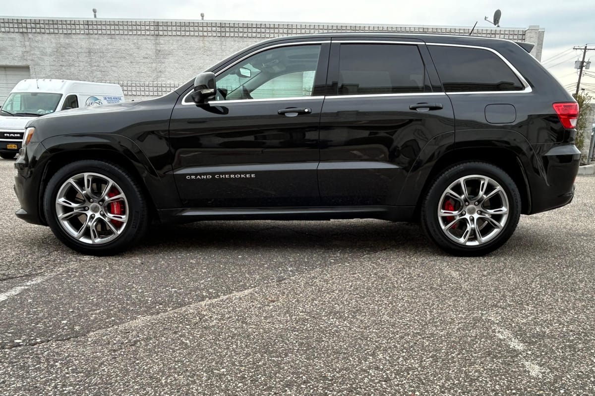 
								Jeep Grand Cherokee 2012 full									