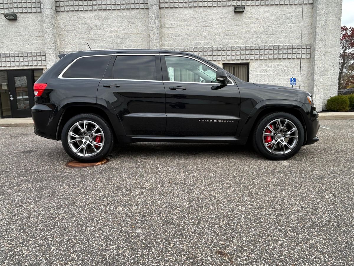 
								Jeep Grand Cherokee 2012 full									