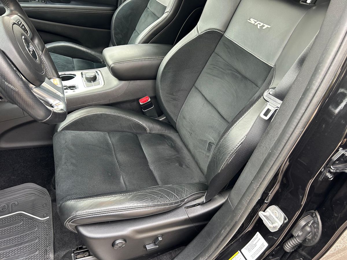 
								Jeep Grand Cherokee 2012 full									