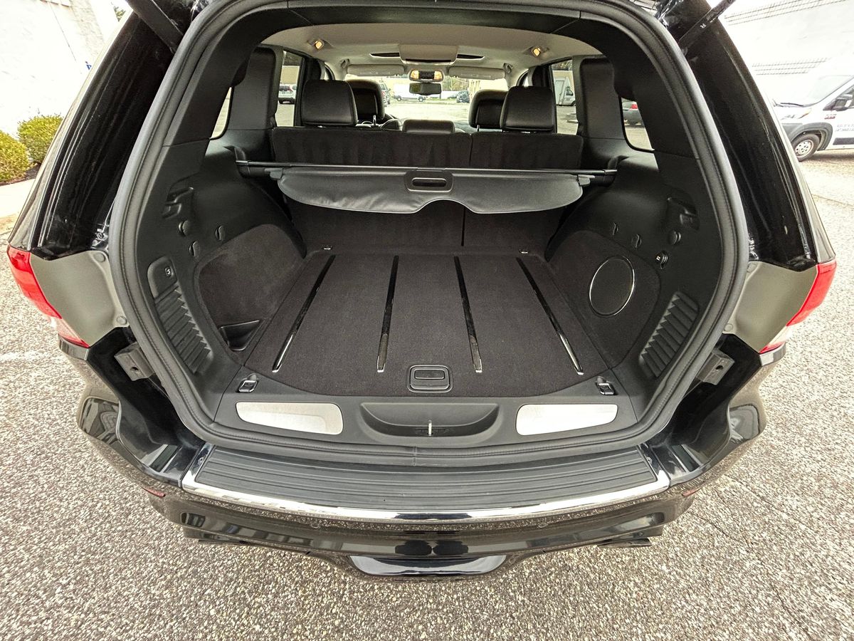 
								Jeep Grand Cherokee 2012 full									