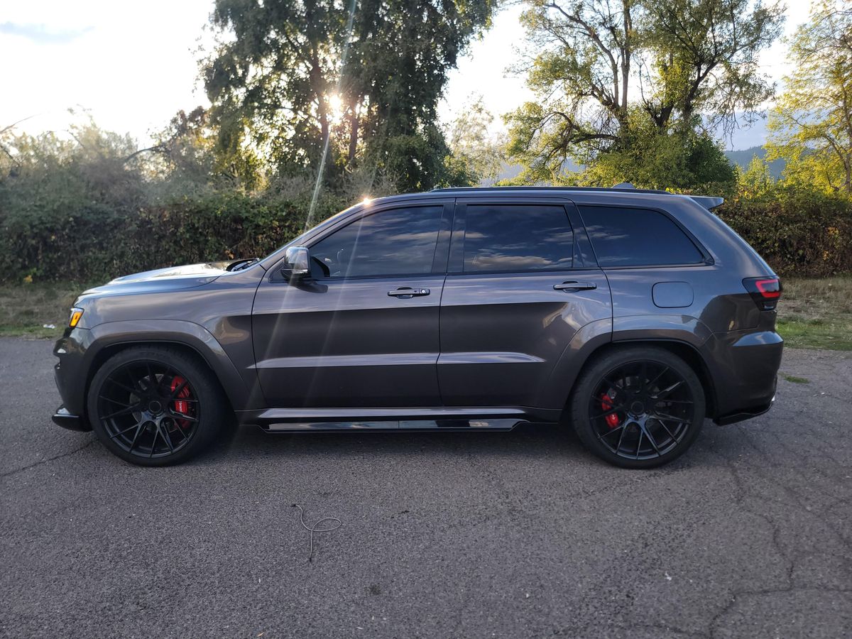 
								Jeep Grand Cherokee 2015 full									