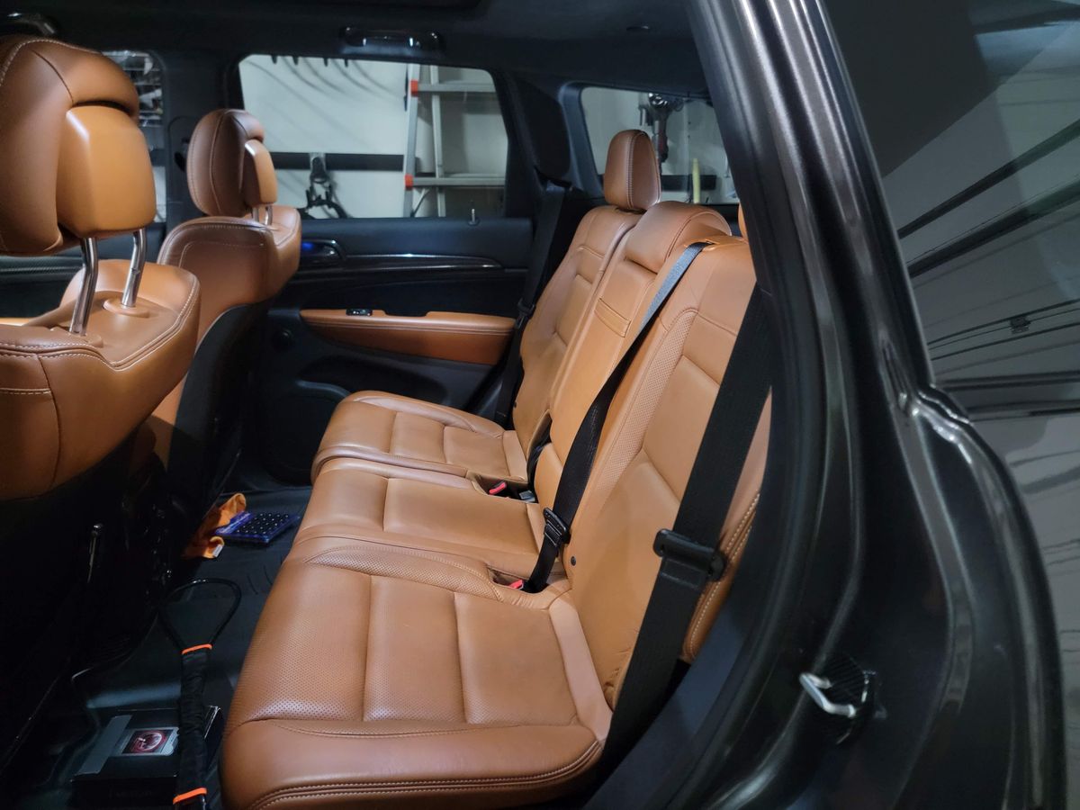 
								Jeep Grand Cherokee 2015 full									