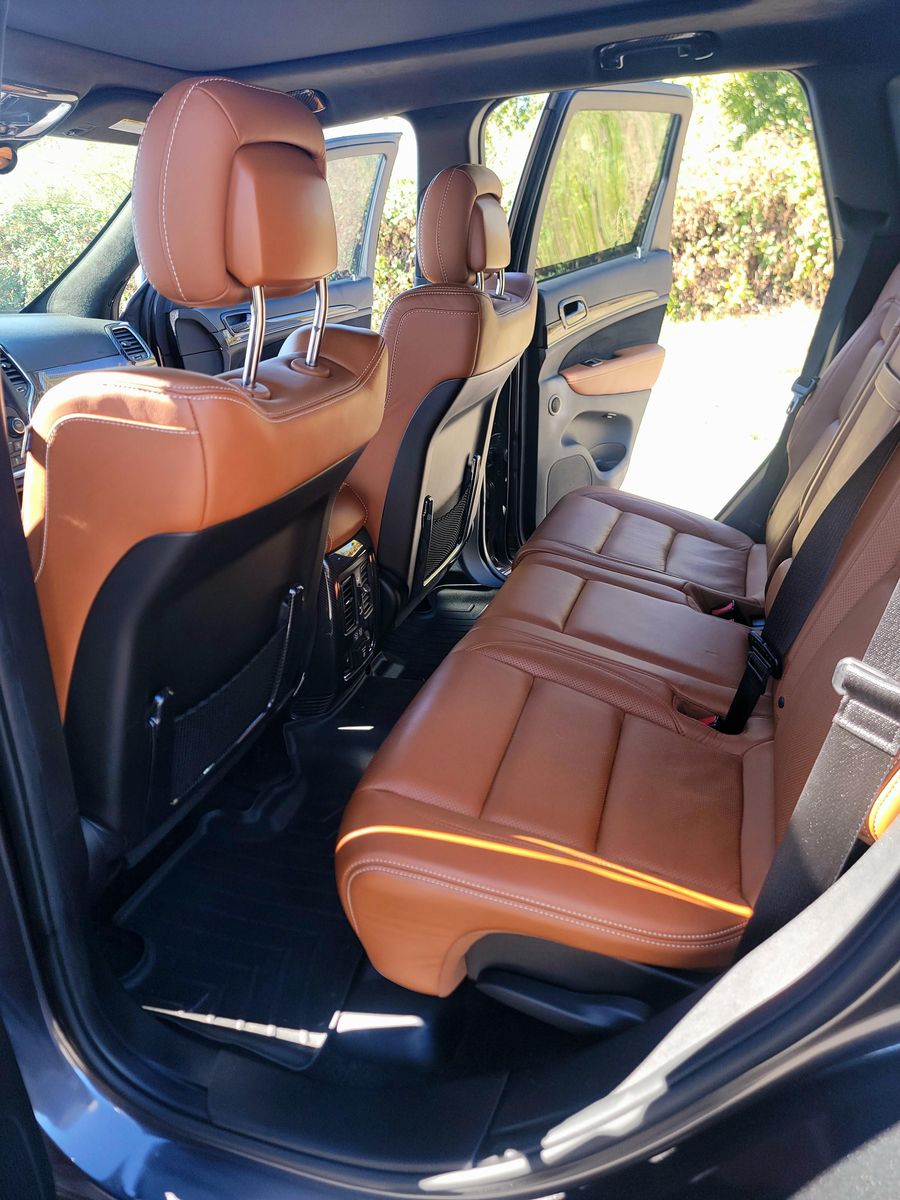 
								Jeep Grand Cherokee 2015 full									