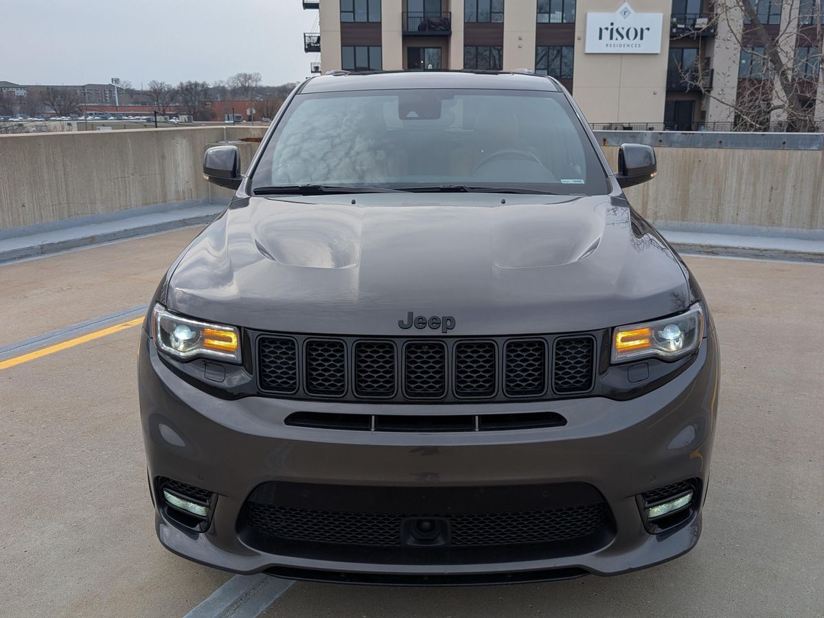 
								Jeep Grand Cherokee 2019 full									