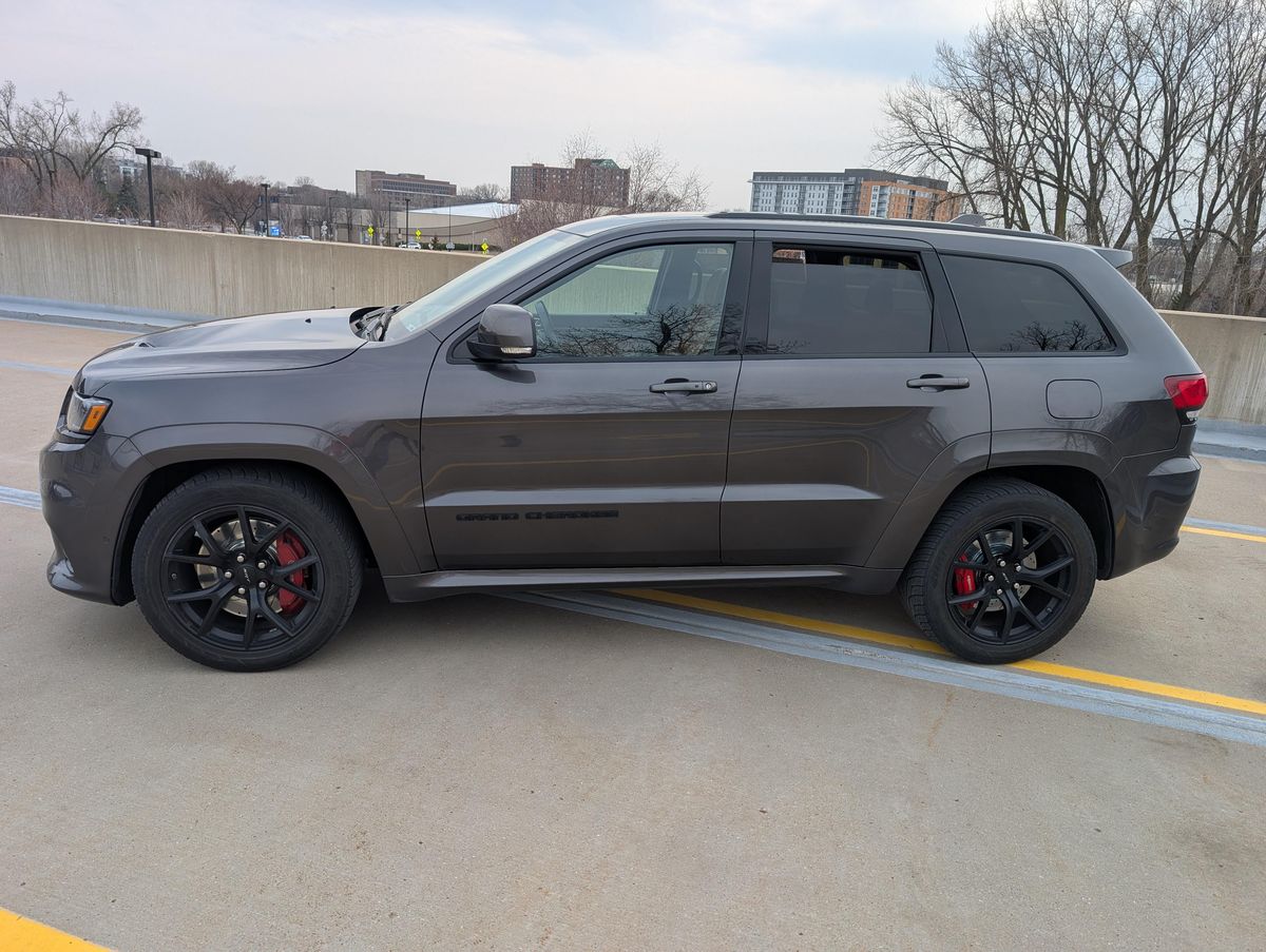
								Jeep Grand Cherokee 2019 full									