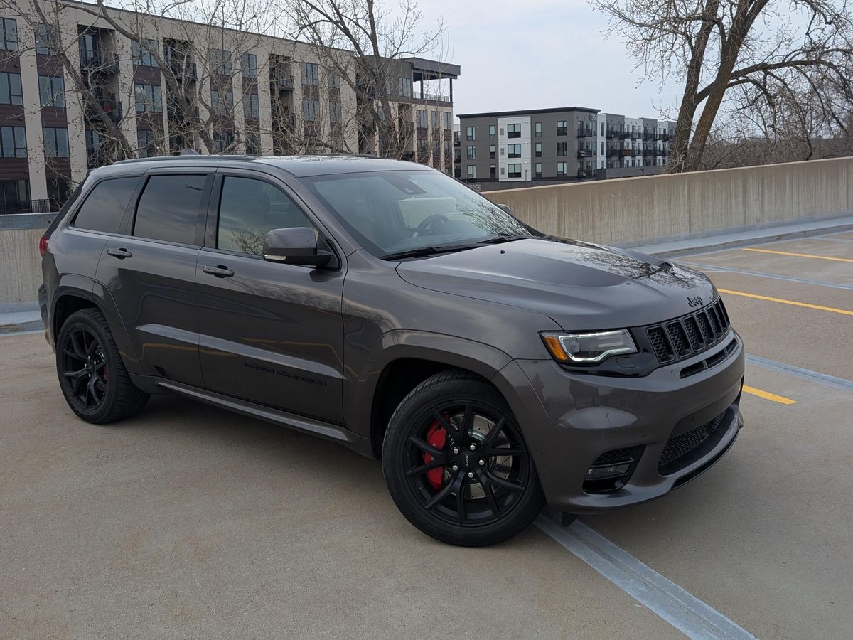 
								Jeep Grand Cherokee 2019 full									