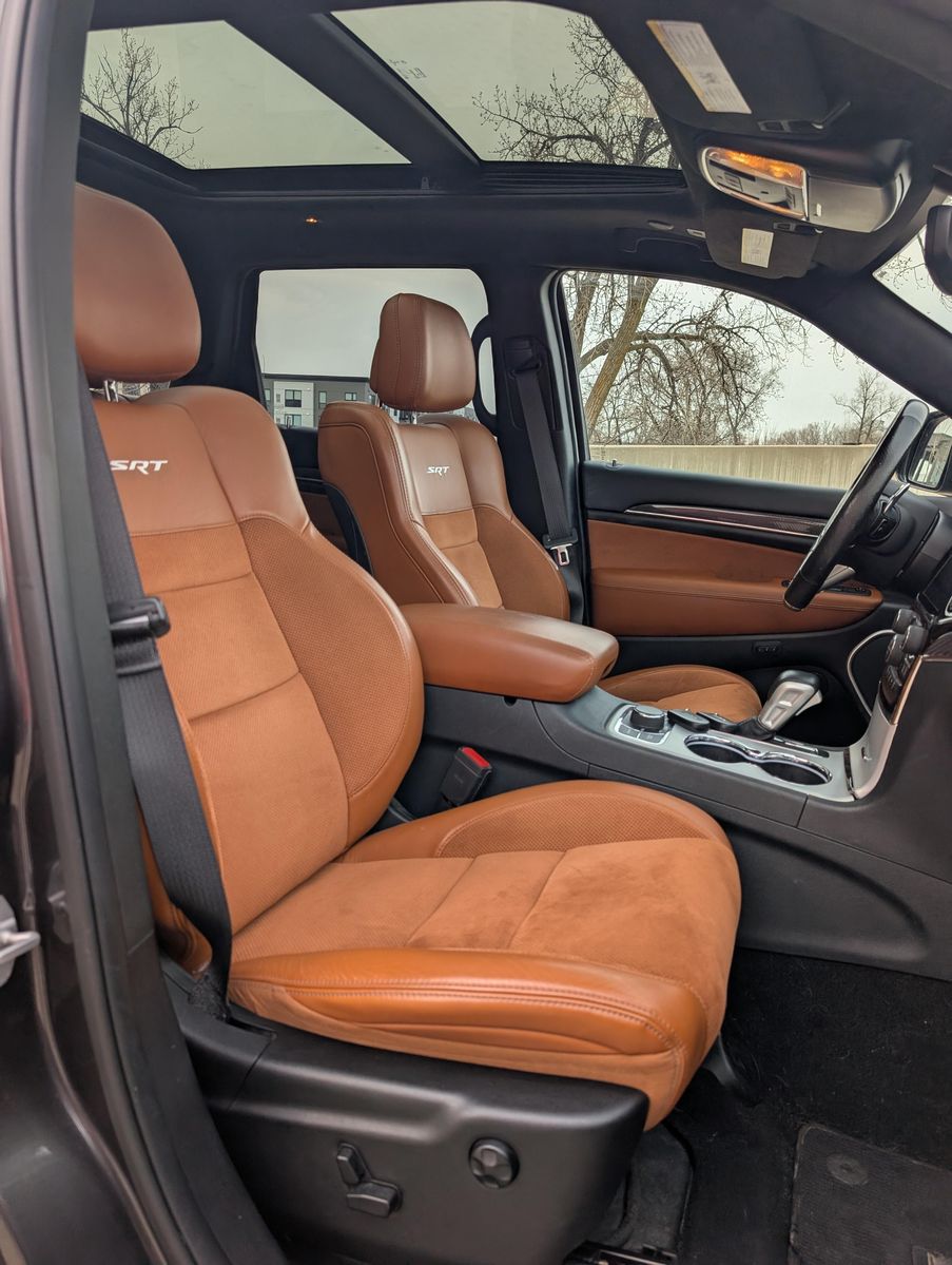 
								Jeep Grand Cherokee 2019 full									