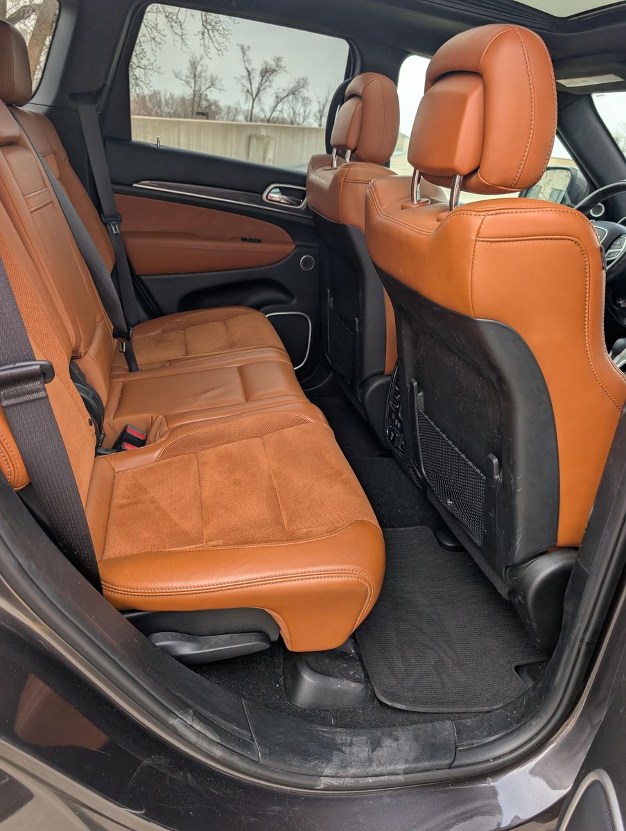 
								Jeep Grand Cherokee 2019 full									