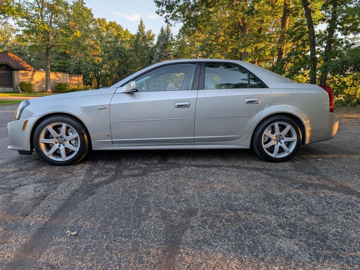 
								Cadillac CTS-V 2005 full									