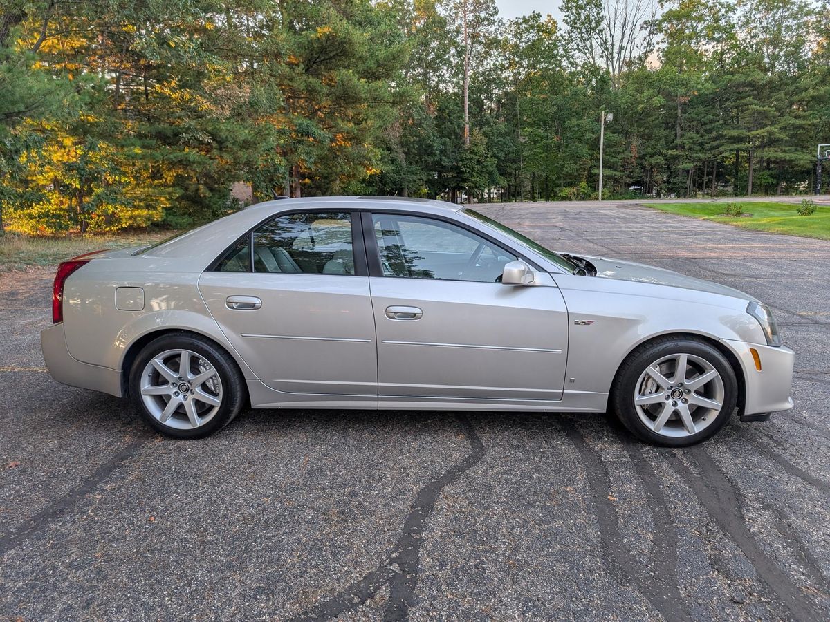 
								Cadillac CTS-V 2005 full									