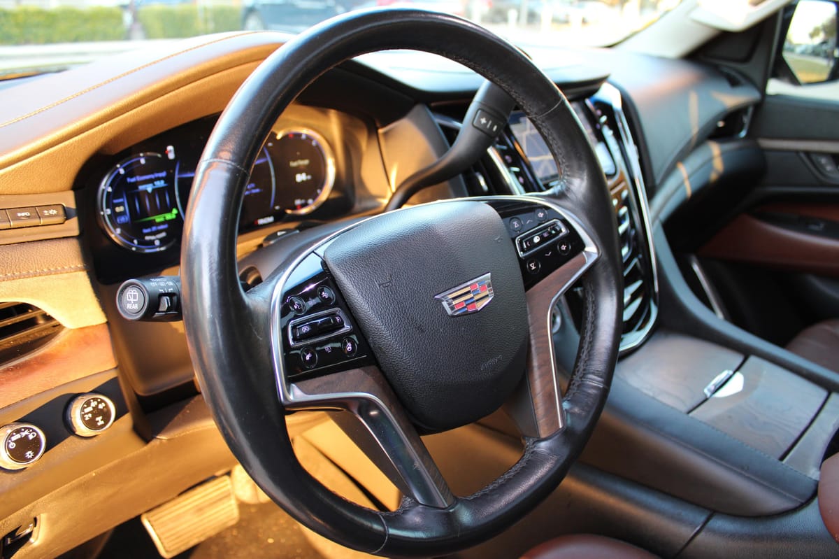 
								Cadillac Escalade 2016 full									