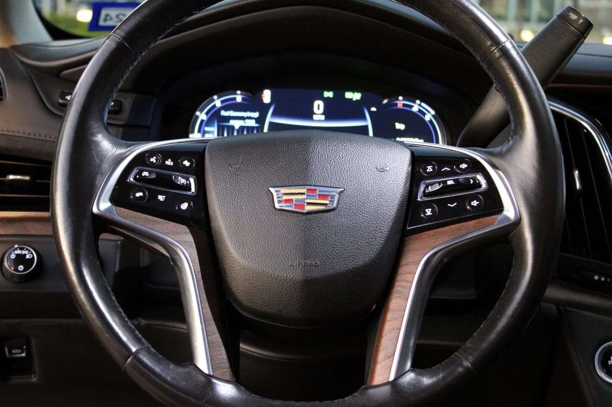 
								Cadillac Escalade 2016 full									
