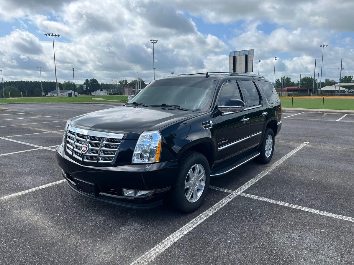 
								Cadillac Escalade 2010 full									