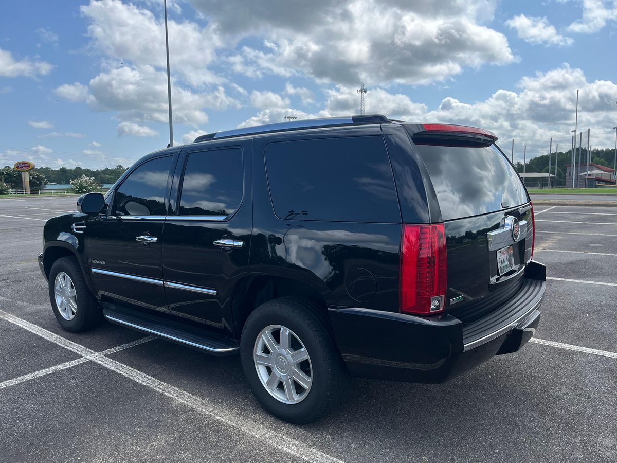 
								Cadillac Escalade 2010 full									