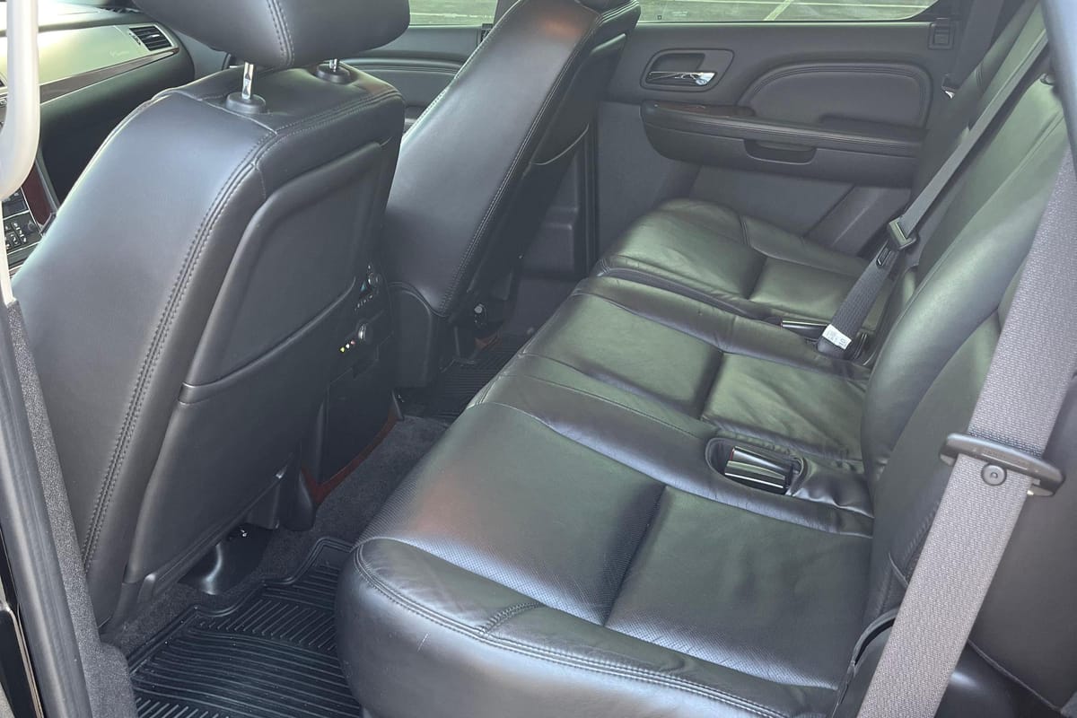 
								Cadillac Escalade 2010 full									