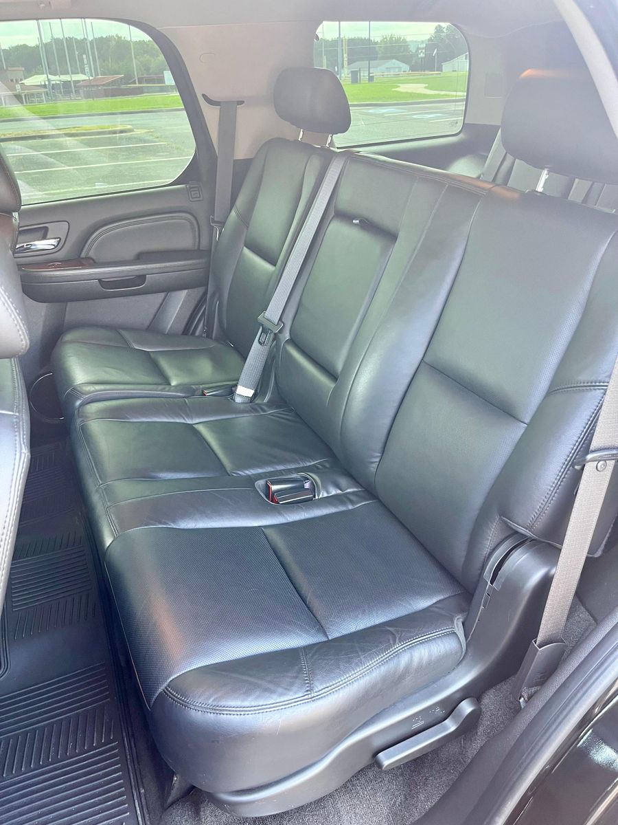 
								Cadillac Escalade 2010 full									