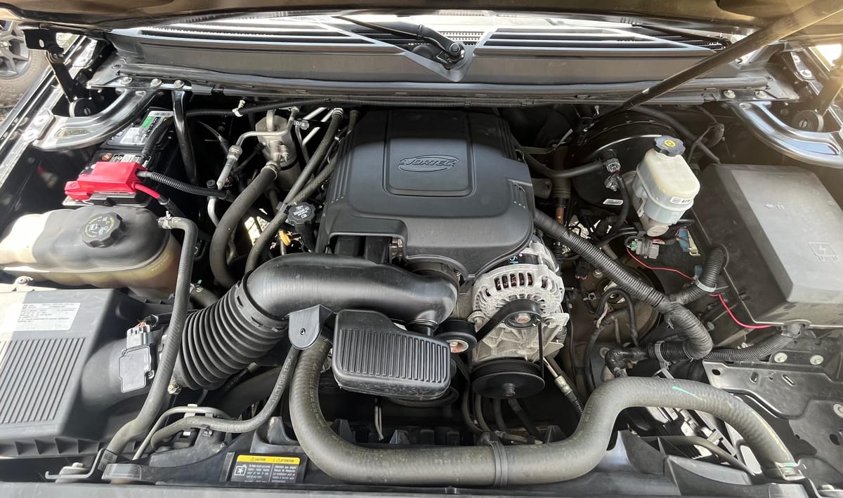 
								Cadillac Escalade 2010 full									