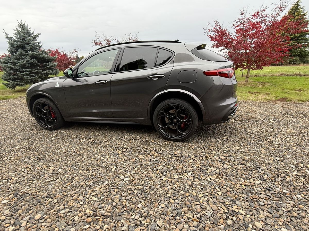 
								Alfa Romeo Stelvio 2023 full									