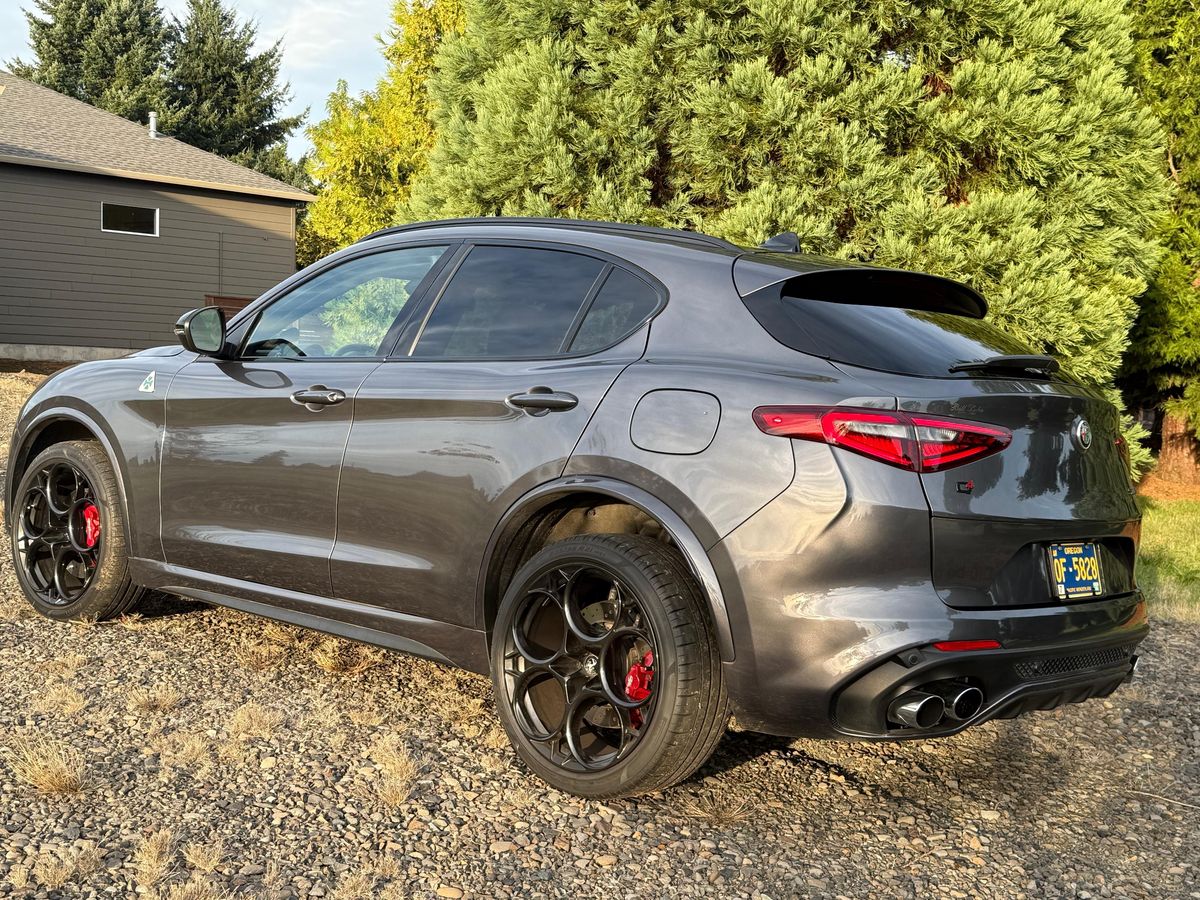 
								Alfa Romeo Stelvio 2023 full									