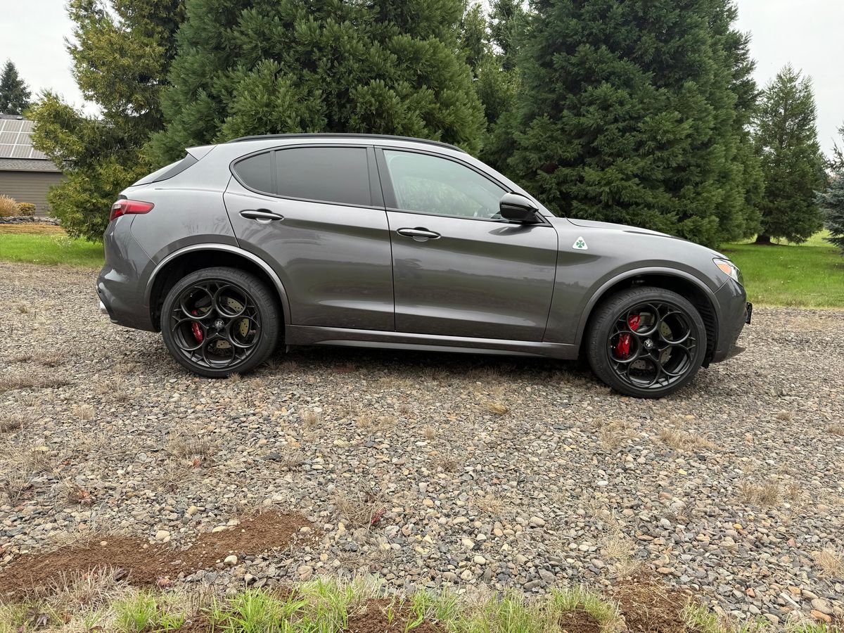 
								Alfa Romeo Stelvio 2023 full									