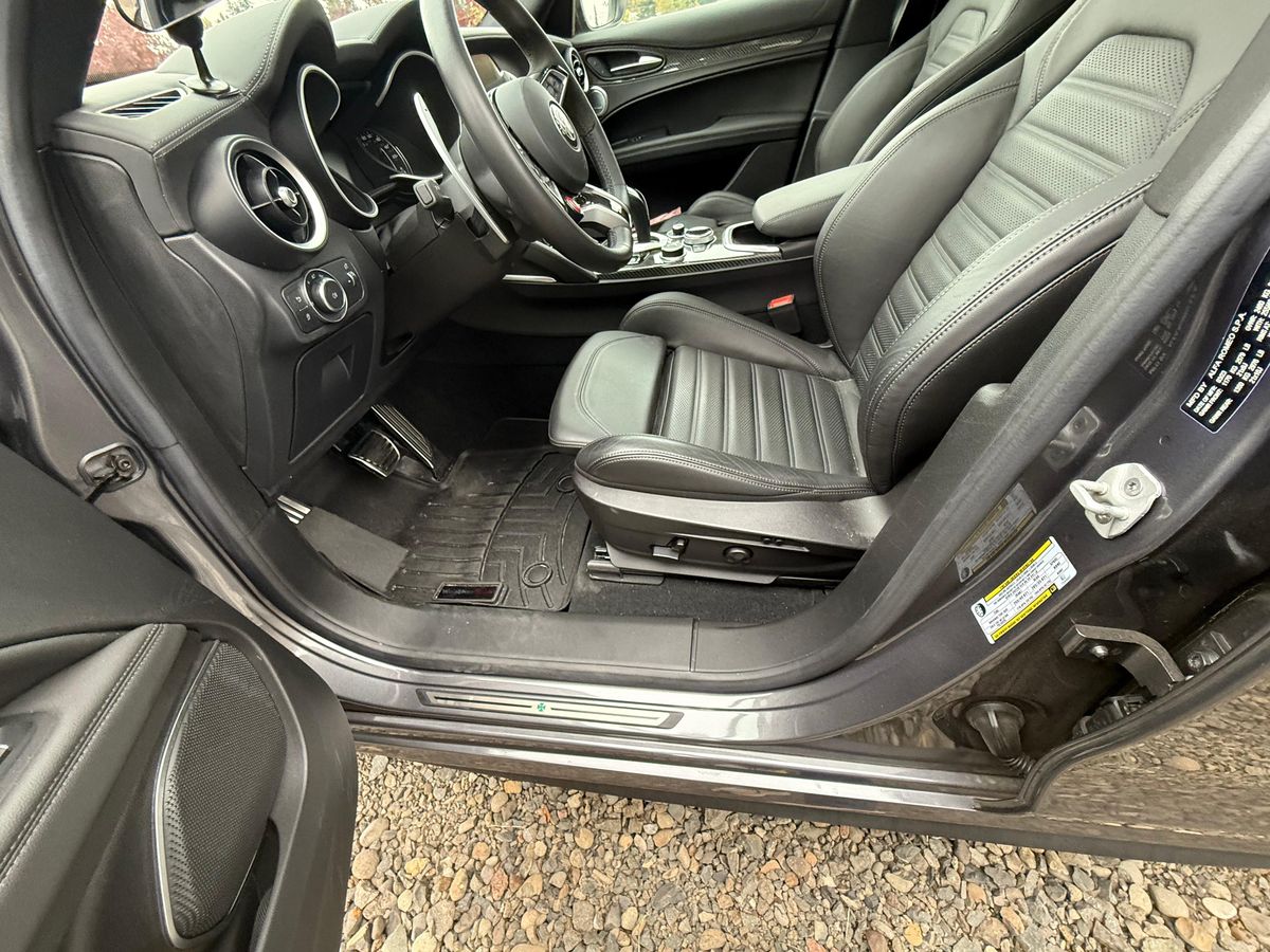 
								Alfa Romeo Stelvio 2023 full									