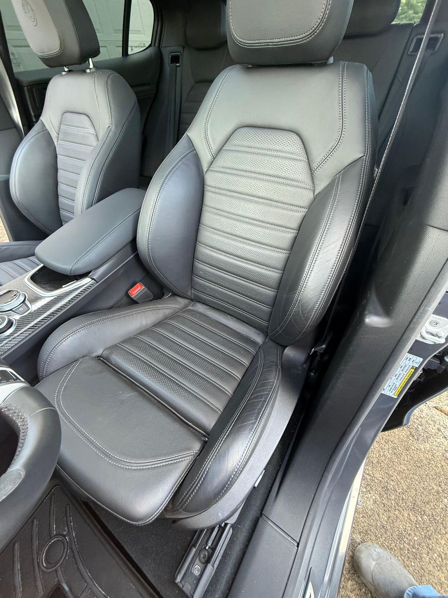 
								Alfa Romeo Stelvio 2023 full									