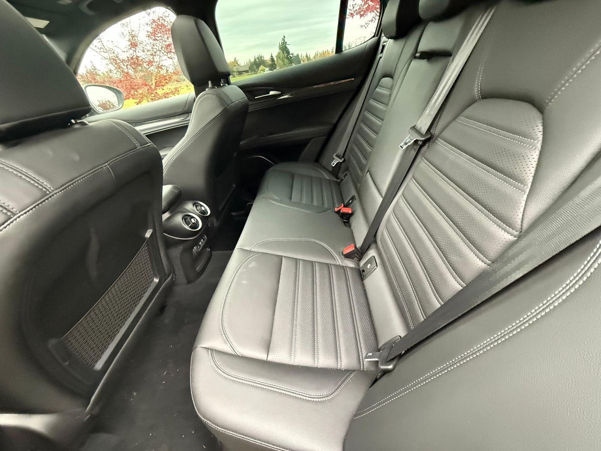 
								Alfa Romeo Stelvio 2023 full									