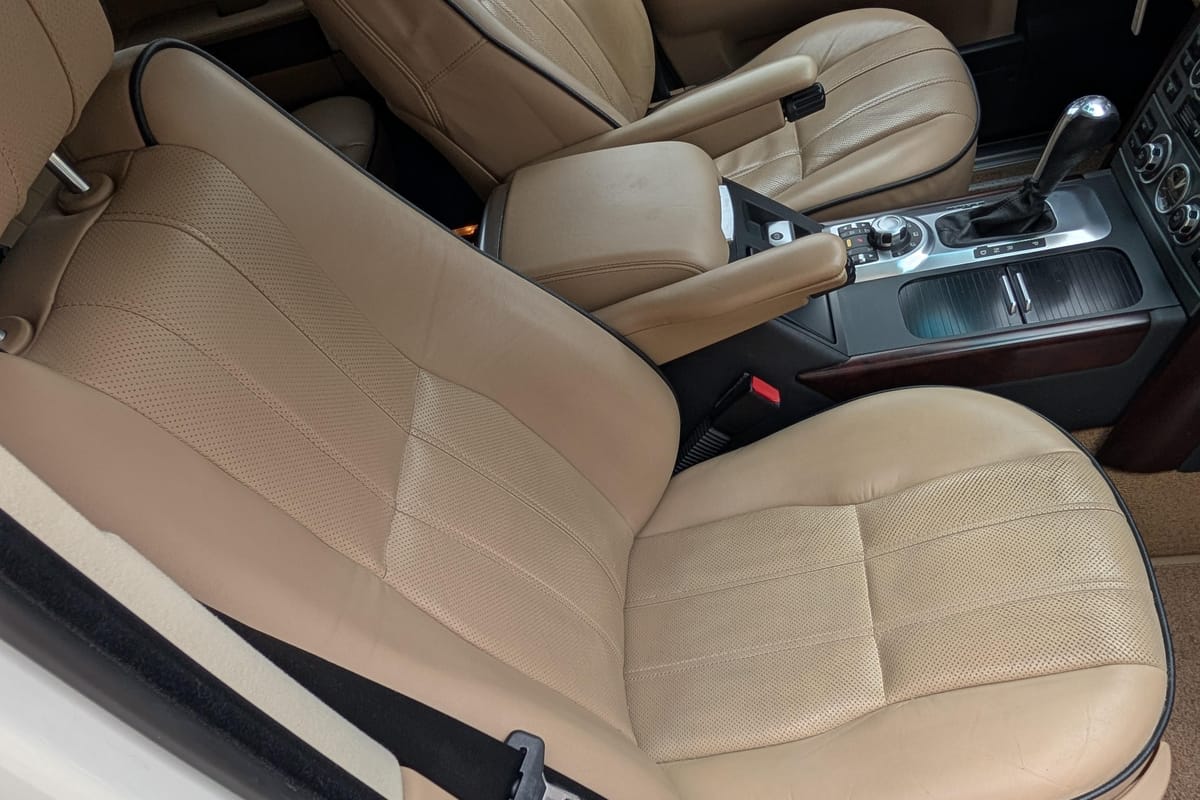 
								Land Rover Range Rover 2010 full									