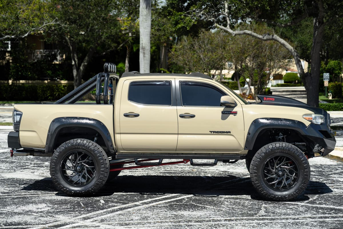 
								Toyota 4Runner 2017 full									