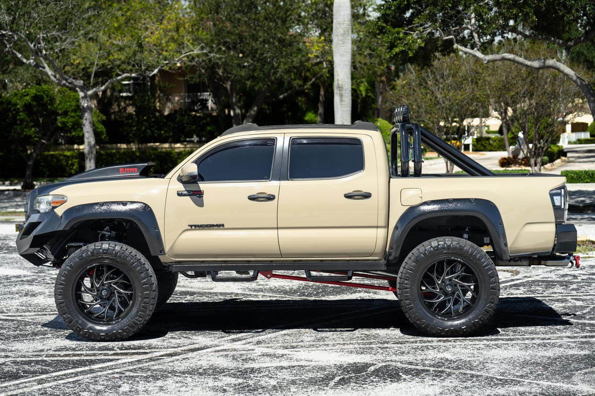 
								Toyota 4Runner 2017 full									