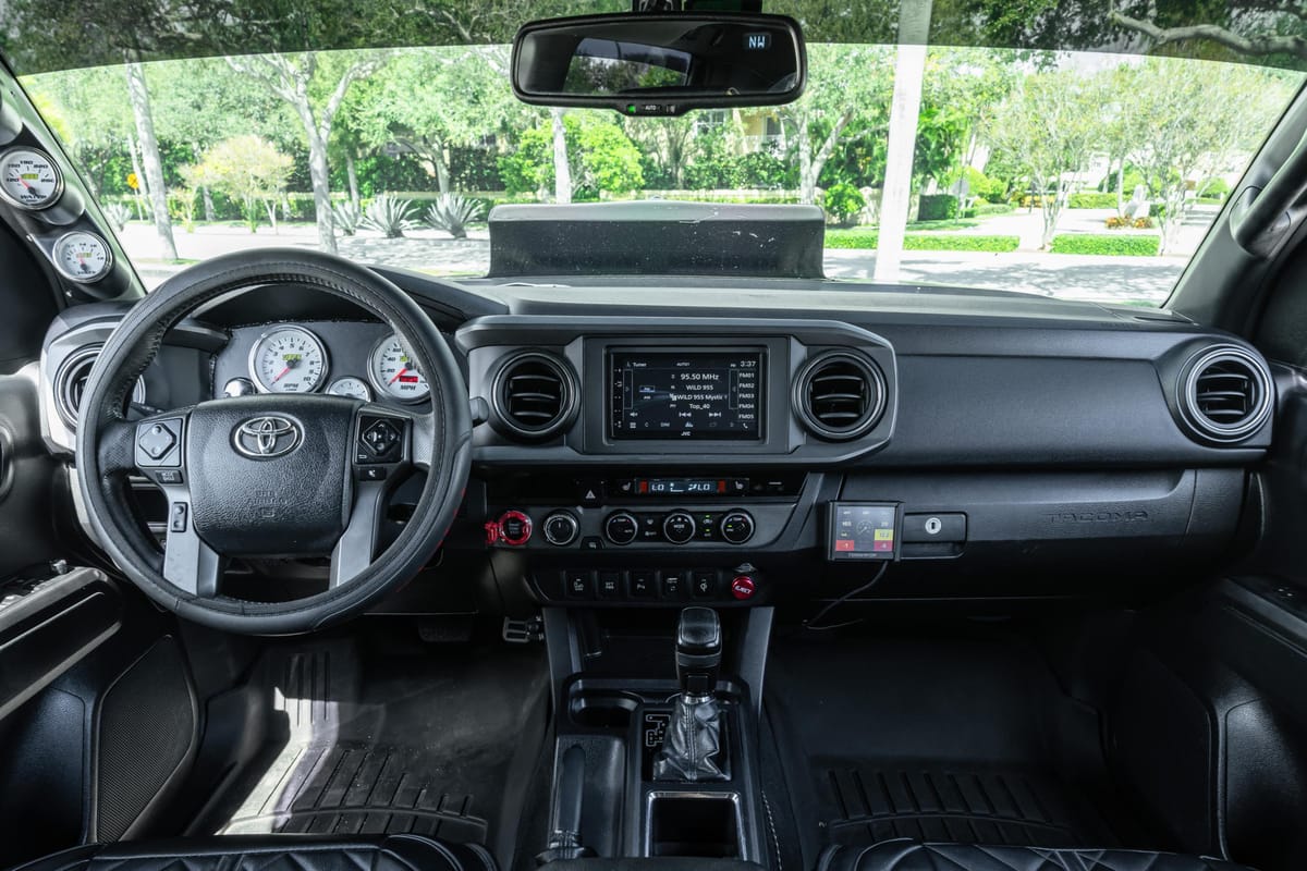 
								Toyota 4Runner 2017 full									