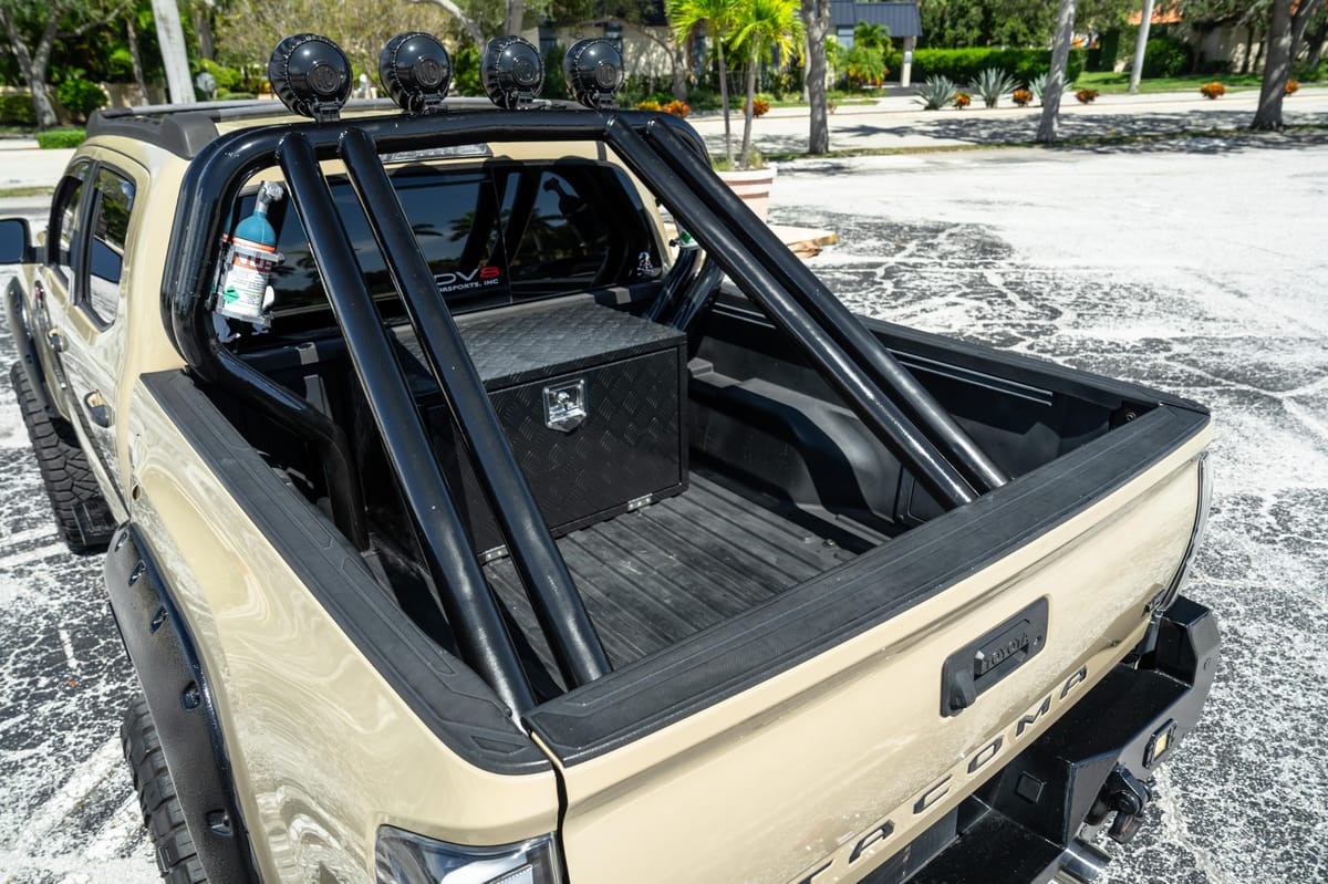 
								Toyota 4Runner 2017 full									