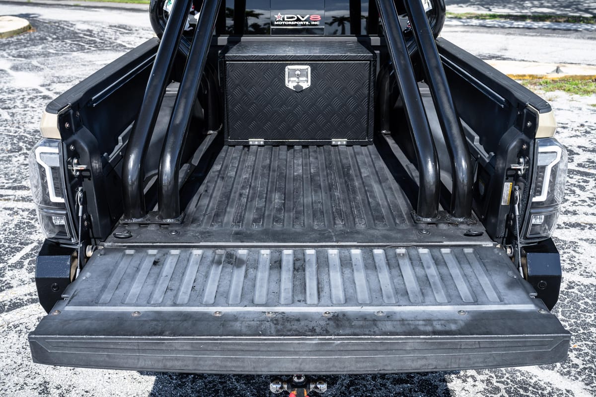 
								Toyota 4Runner 2017 full									