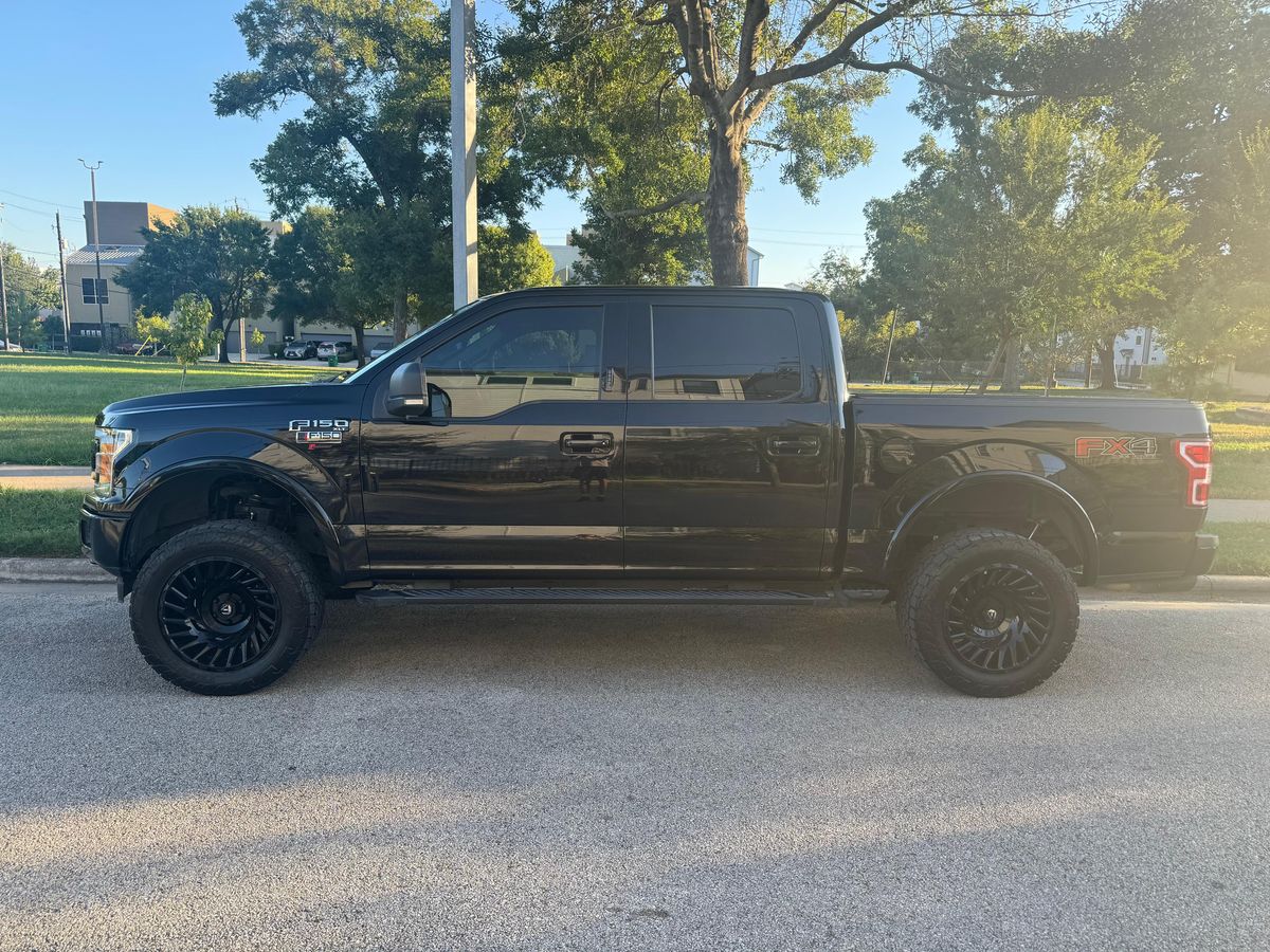 
								Ford F-150 2020 full									