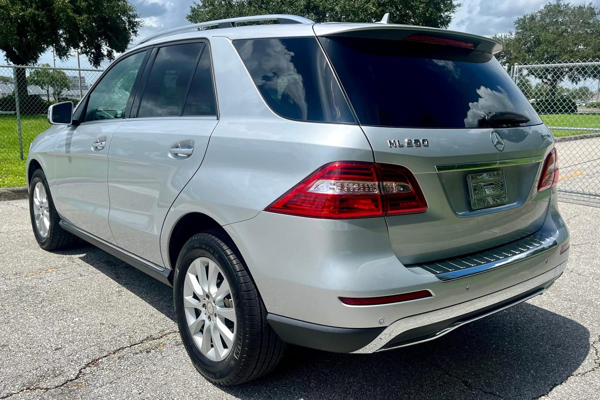 
								Mercedes-Benz ML-Class 2015 full									