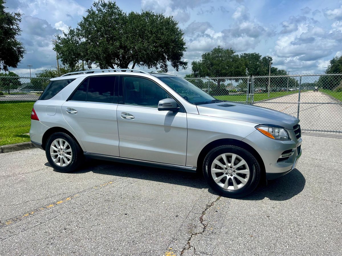 
								Mercedes-Benz ML-Class 2015 full									