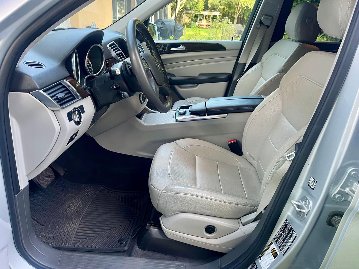 
								Mercedes-Benz ML-Class 2015 full									