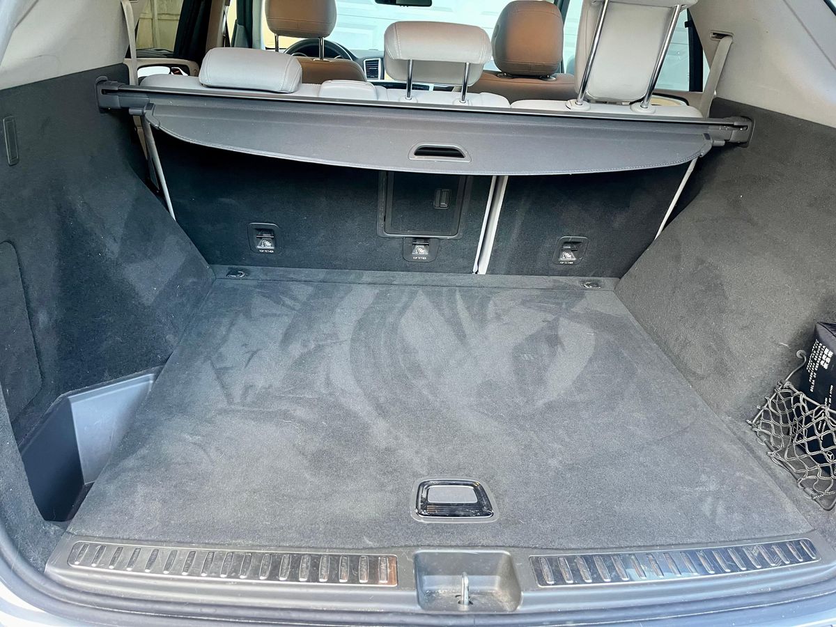 
								Mercedes-Benz ML-Class 2015 full									