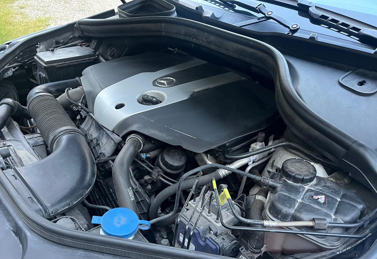 
								Mercedes-Benz ML-Class 2015 full									