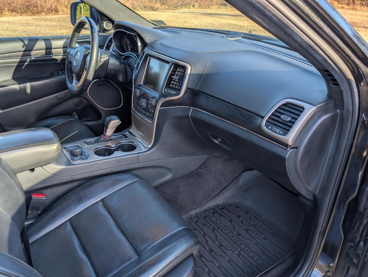 
								Jeep Grand Cherokee 2016 full									